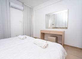 Flora Hotel Apartments 5