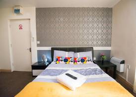 Snooze Apartments Flat 51 4