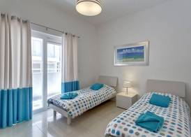 Seaview Apartment In Fort Cambridge, Sliema by Buena Vista 4