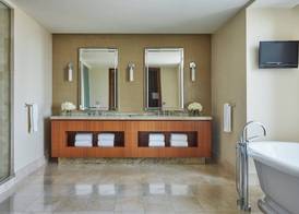 Four Seasons St. Louis 4