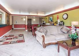 Econo Lodge Dexter 4