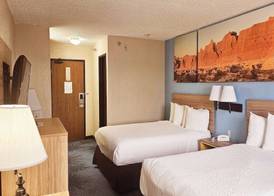 Days Inn by Wyndham Ozark Springfield 5