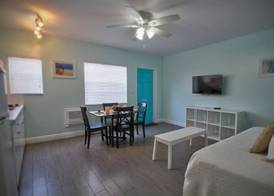 Hollywood Beachside Boutique Suite 5