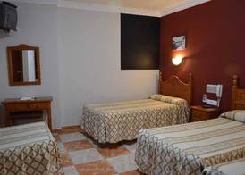 Hotel Virgen de los Reyes 5