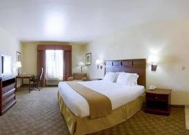 Holiday Inn Express & Suites LEVELLAND by IHG 3