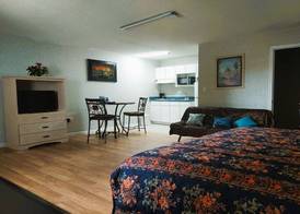 Studio Inn and Suites 3