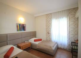 Ford Hotel 4