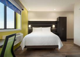 Holiday Inn Express JAMAICA - JFK AIRTRAIN - NYC by IHG 4