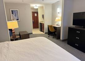 Holiday Inn Express & Suites ST. PAUL - WOODBURY by IHG 5