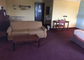 Super 8 by Wyndham Woodstock 2
