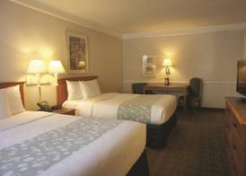 Super 8 by Wyndham Austin South I-35 5