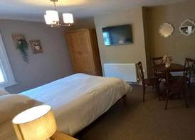 The Buck Hotel 5