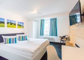 DIE KRONE - Hotel Garni 4