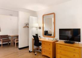 Skylark Shores Resort 5