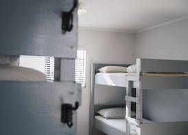 Hugo & Carters Backpackers & Motel 4