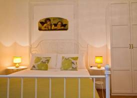 Golden Rooms Bed & Breakfast 2