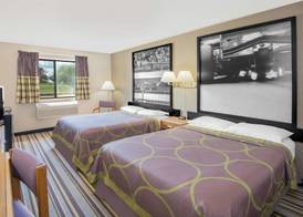 Super 8 by Wyndham Knoxville 5