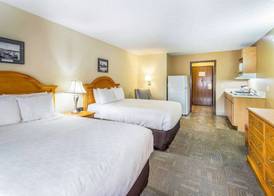 Clarion Hotel & Suites Fairbanks near Ft Wainwright 5