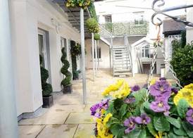 The Helm Apartments & Lodge B&B 2