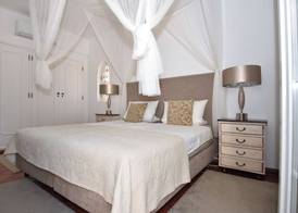 Villa Casa Tulipa Sleeps 4 with Pool Garden & A c 3
