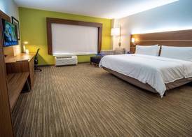 Holiday Inn Express & Suites OKLAHOMA CITY AIRPORT by IHG 2
