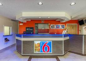 Motel 6-Charlotte, NC - University 3