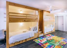 All-Movie Hotel 4