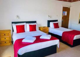 Four Oaks Hotel 3