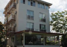 River Hotel 4