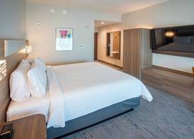 Holiday Inn Express & Suites Pensacola Airport North – I-10 by IHG 5