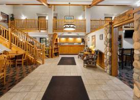 Shell Lake Lodge, a Travelodge by Wyndham 3