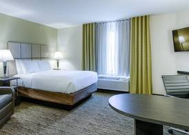 Candlewood Suites LAKEVILLE I-35 by IHG 4