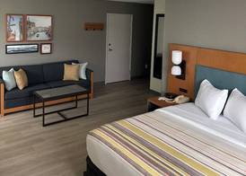 Country Inn & Suites by Radisson, Shelby, NC 5