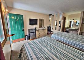 Cedar Wood Inn 4