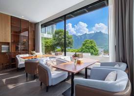 XMAN Sunrise Peaks Resort 3