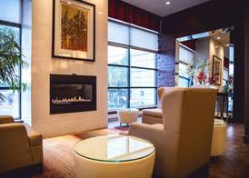 Hotel Ruby Foo's 4