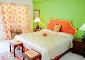 Beachcombers Hotel 3