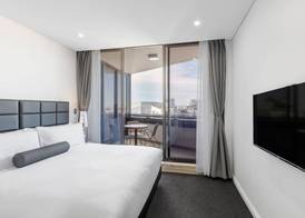 Meriton Suites Church Street, Parramatta 5