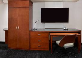 Courtyard by Marriott Calgary Airport 5