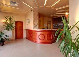Central Plaza Hotel---FREE PARKING 4