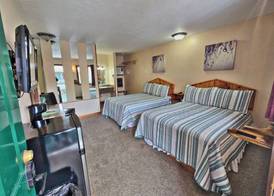 Cedar Wood Inn 3