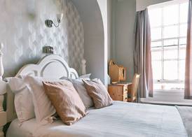 The Queens Hotel 2