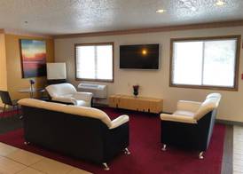 Super 8 by Wyndham Front Royal Near Shenandoah National Park 4