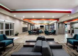 La Quinta Inn & Suites by Wyndham Pittsburg 4