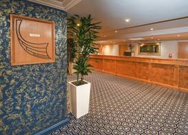 The Queens Hotel & Victoria Cloisters Apartments 4