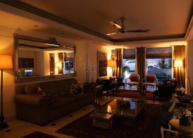 Best Western Plus Embassy Hotel 4