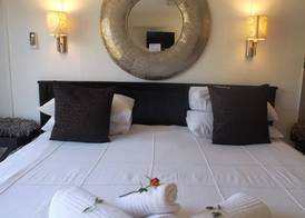 Old Mill Lodge, Seasonal Working Ostrich Farm & Restaurant, Oudtshoorn 4