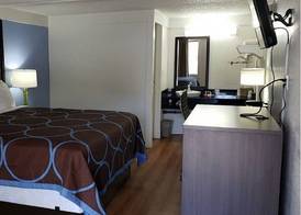 Super 8 by Wyndham Asheville/Biltmore 4