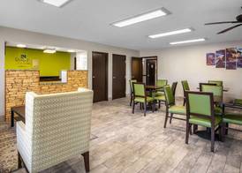 Quality Inn & Suites Metropolis I-24 2