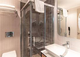 PEARLY HOTEL 3